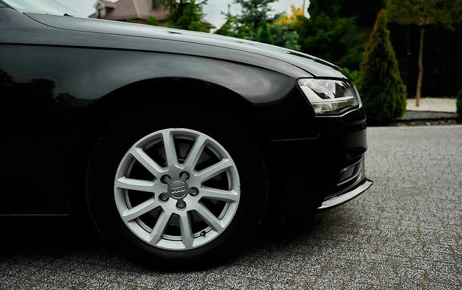 Audi A4 cena 49900 przebieg: 190000, rok produkcji 2013 z Bełchatów małe 137
